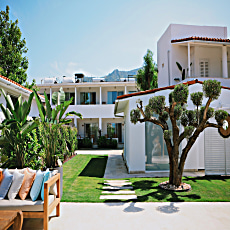 Lavinya Hotel